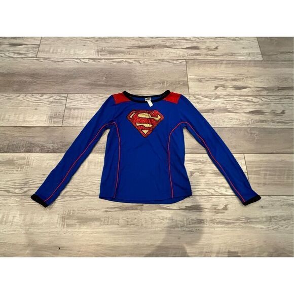 DC marvel, superhero, girls superman shirt, Halloween costume size M/L - Picture 2 of 10